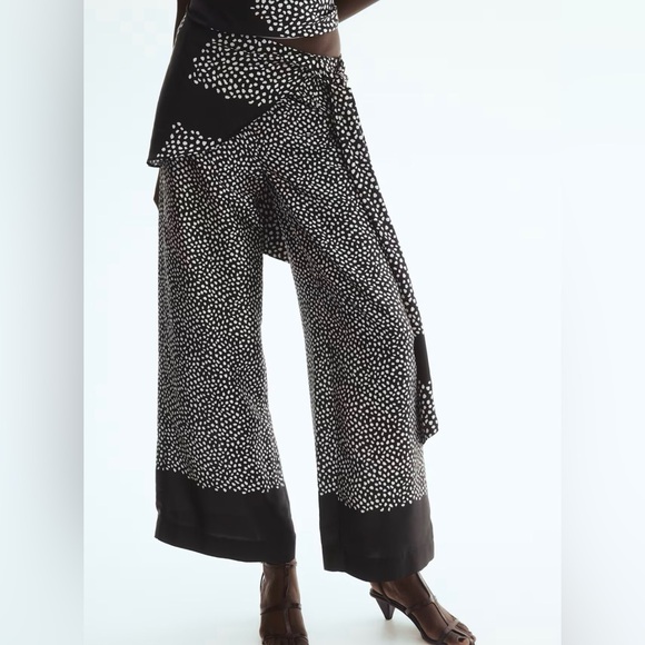 H&M Pants - H&M Black and White Splatter Dot Skirt Layered Trousers Size 6 NWT